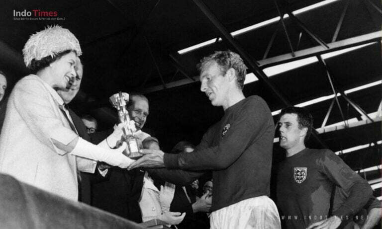 Cinta Ratu Elizabeth II pada Sepakbola: Memori Trofi Piala Dunia hingga Undang Arsenal dan Nonton Chelsea