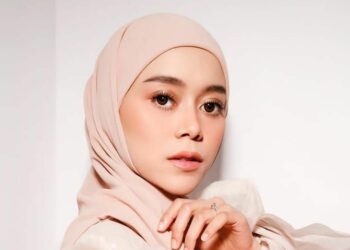 Berangkat Umroh Bareng Keluarga, Lesti Kejora meminta doa di tanah suci di tengah kasus KDRT