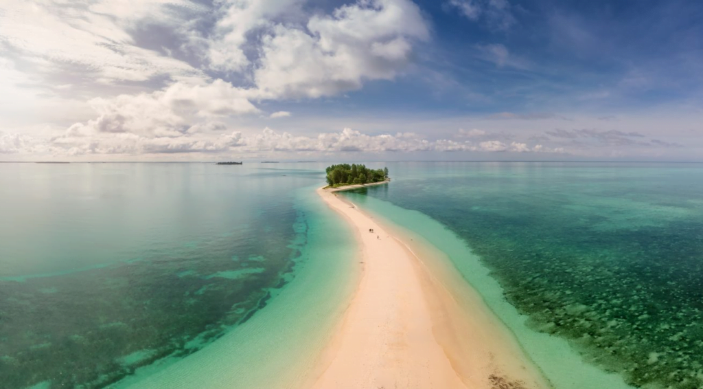 Pulau Morotai, Si Surga dari Timur yang Menakjubkan