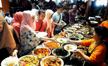 9 Kuliner Bandung Hits Malam Hari, Murah dan Enak