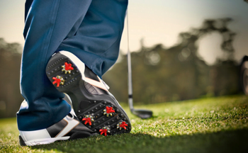 5 Sepatu Golf Kenamaan Bikin Performa Makin Cemerlang