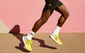 10 Rekomendasi Sepatu Lari untuk Pria dan Wanita yang Nyaman Dipakai