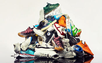 10 Rekomendasi Sepatu Sneakers Wanita yang Unik Mulai 200 Ribuan