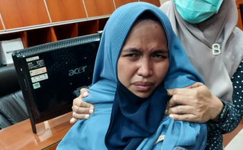 Berhasil Diamankan Polda Metro Jaya, Begini Penampakan Wanita Terobos Istana Negara 1 Berhasil Diamankan Polda Metro Jaya, Begini Penampakan Wanita Terobos Istana Negara