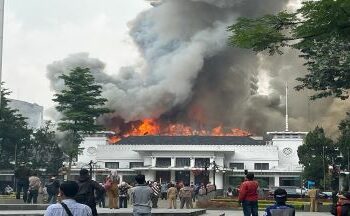 Kebakaran di Balai Kota Bandung, Damkar Gerak Cepat