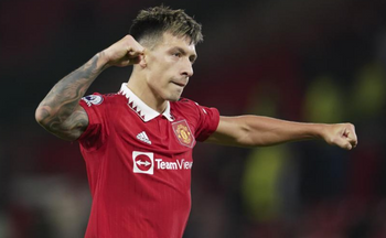 Lisandro Martinez, Tukang Jagal Mungil yang Sukses Bikin Kaget Legenda Arsenal!