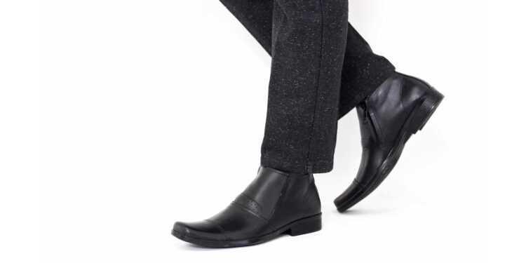 10 Rekomendasi Sepatu Pantofel Pria Terbaik: Kualitas Tak Diragukan 1 10 Rekomendasi Sepatu Pantofel Pria Terbaik: Kualitas Tak Diragukan