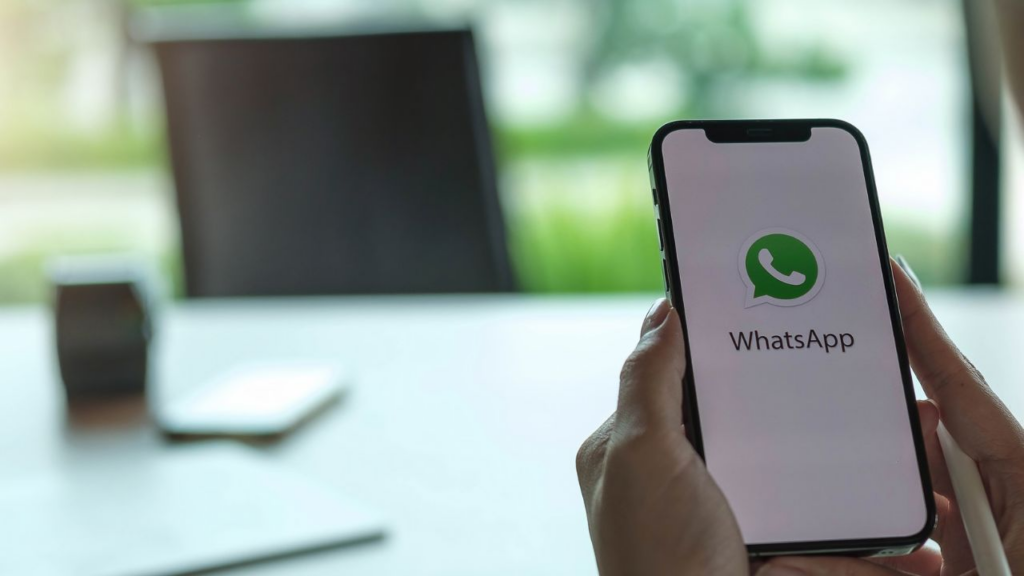 7 Cara Bikin Tulisan Warna-warni di WhatsApp Dengan dan Tanpa Apps