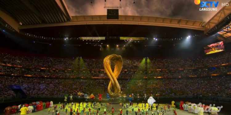 Euforia Pembukaan Piala Dunia Qatar 2022: Pesan Perdamaian Jadi Sorotan 1 Euforia Pembukaan Piala Dunia Qatar 2022: Pesan Perdamaian Jadi Sorotan