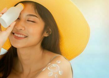 10 Rekomendasi Sunscreen untuk Kulit Sensitif Terbaik. Tidak Membuat Iritasi