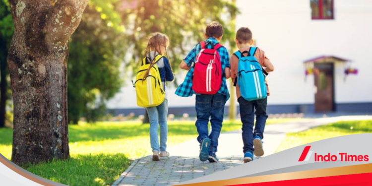 12 Rekomendasi Tas Sekolah Anak Terbaik yang Awet dan Berkualitas 1 12 Rekomendasi Tas Sekolah Anak Terbaik yang Awet dan Berkualitas