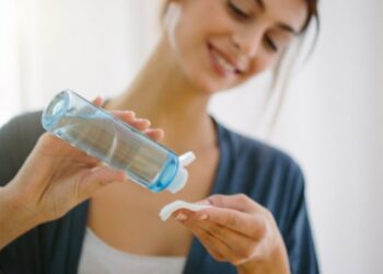 10 Rekomendasi Toner untuk Kulit Berminyak yang Paling Aman dan Praktis