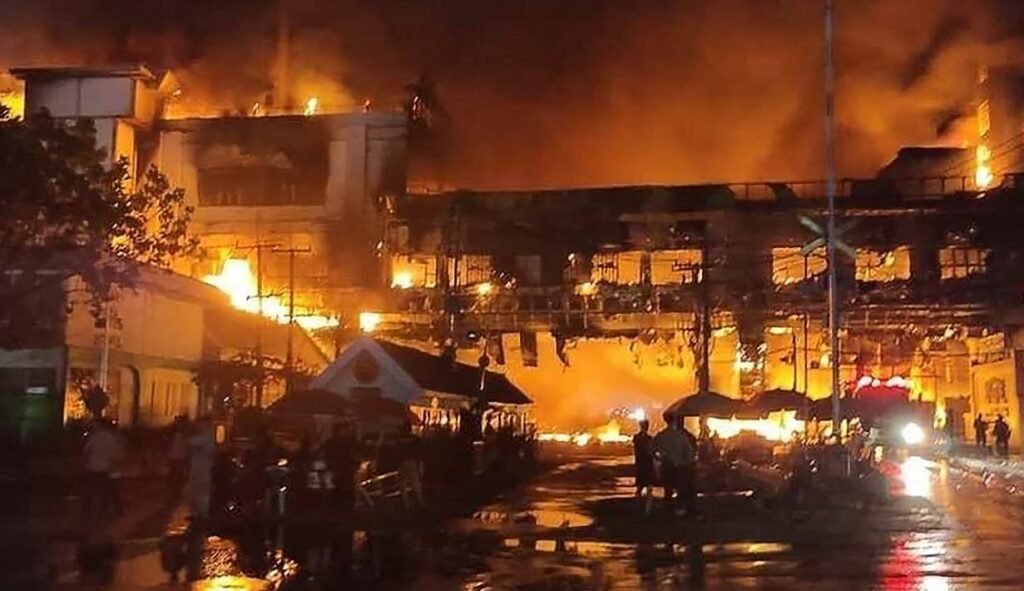 kebakaran kasino hotel di Kamboja