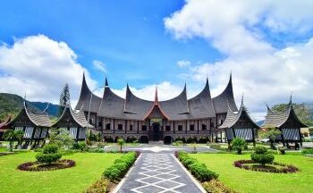 11 Rekomendasi Tempat Wisata di Padang: Mulai dari Populer Sampai yang Hits untuk Dikunjungi 1 11 Rekomendasi Tempat Wisata di Padang: Mulai dari Populer Sampai yang Hits untuk Dikunjungi