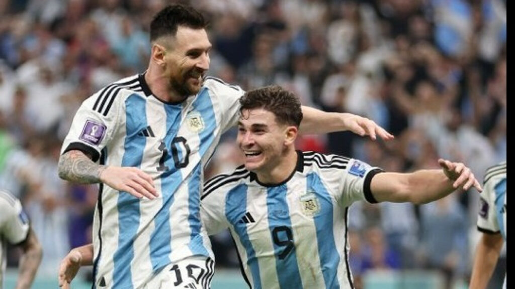 Argentina lolos final