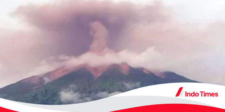 Gunung Kerinci Erupsi, Ketinggian Abu Capai 700 Meter dan Jarak Aman 3 KM 1 Gunung Kerinci Erupsi, Ketinggian Abu Capai 700 Meter dan Jarak Aman 3 KM