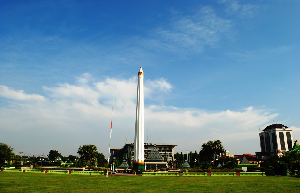 Tempat Wisata di Surabaya || Tugu Pahlawan