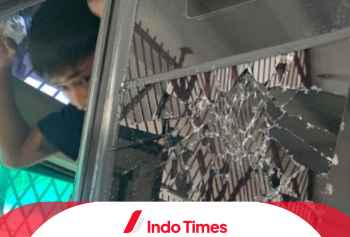 Penyerangan Bus Timnas Thailand Hingga Kaca Jendela Retak, Netizen: Noraknya Kebangetan! 2 Penyerangan Bus Timnas Thailand Hingga Kaca Jendela Retak, Netizen: Noraknya Kebangetan!