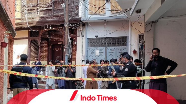 Bom Bunuh Diri di Masjid Pakistan Tewaskan 61 Orang dan Ratusan Terluka, Rumah Sakit: Kondisi Darurat 1 Bom Bunuh Diri di Masjid Pakistan Tewaskan 61 Orang dan Ratusan Terluka, Rumah Sakit: Kondisi Darurat