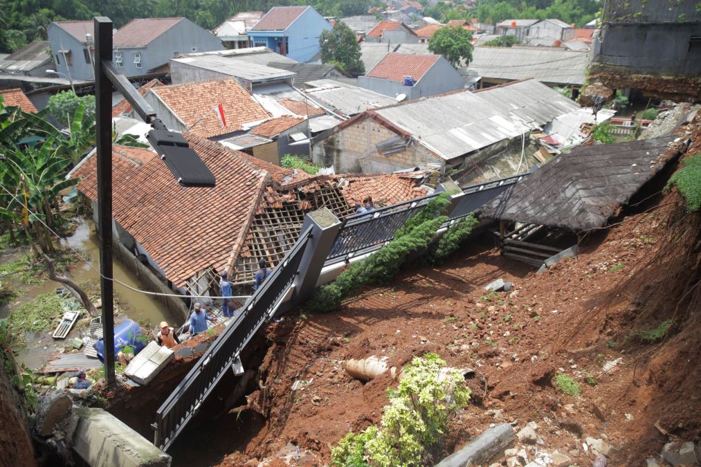 Potensi tanah gerak rawan longsor Jakarta