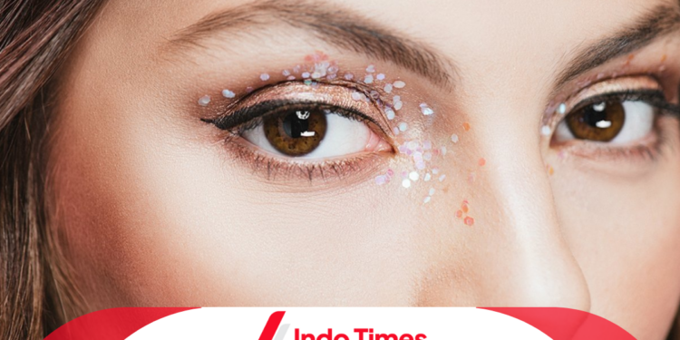 Penasaran dengan Rekomendasi Glitter Makeup Korea? Ini 10 Daftarnya 1 Penasaran dengan Rekomendasi Glitter Makeup Korea? Ini 10 Daftarnya