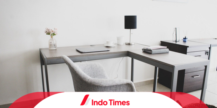 10 Rekomendasi Merk Meja Kantor Terbaik yang Bisa Bikin Kinerja Lebih Optimal 1 10 Rekomendasi Merk Meja Kantor Terbaik yang Bisa Bikin Kinerja Lebih Optimal