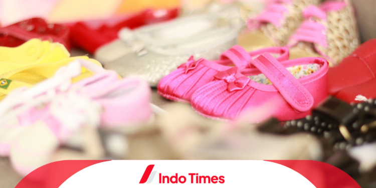 10 Rekomendasi Merk Sepatu Anak Perempuan dengan Desain Keren dan Awet