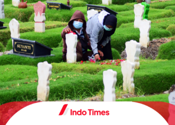 4 Tata Cara Ziarah Kubur Sesuai Sunnah. Perhatikan Adab!