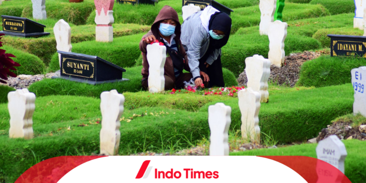 4 Tata Cara Ziarah Kubur Sesuai Sunnah. Perhatikan Adab!