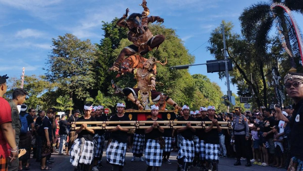 Parade Ogoh-Ogoh dalam Perayaan Nyepi, Simbol Melenyapkan Kejahatan Dunia