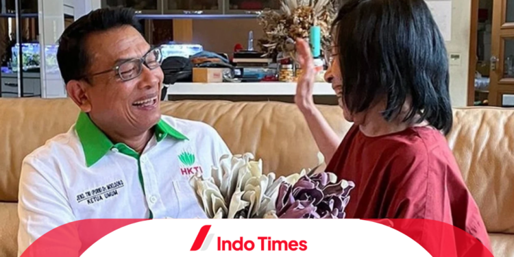 Istri Kepala Staf Kepresidenan RI Meninggal Dunia, Sandiaga Kenang Sosok Almarhum yang Kuat dan Tabah 1 Istri Kepala Staf Kepresidenan RI Meninggal Dunia, Sandiaga Kenang Sosok Almarhum yang Kuat dan Tabah