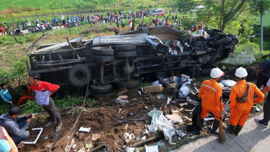 Kecelakaan beruntun di Tol Semarang-Solo