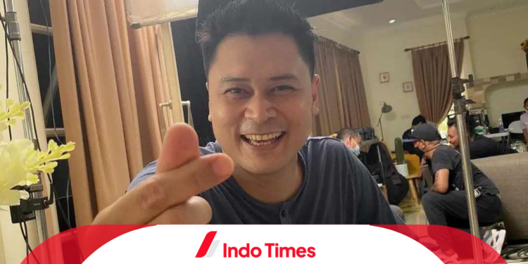 Pesinetron Iqbal Pakula Meninggal Dunia, Sempat Unggah Foto Pakai Kursi Roda 1 Pesinetron Iqbal Pakula Meninggal Dunia, Sempat Unggah Foto Pakai Kursi Roda