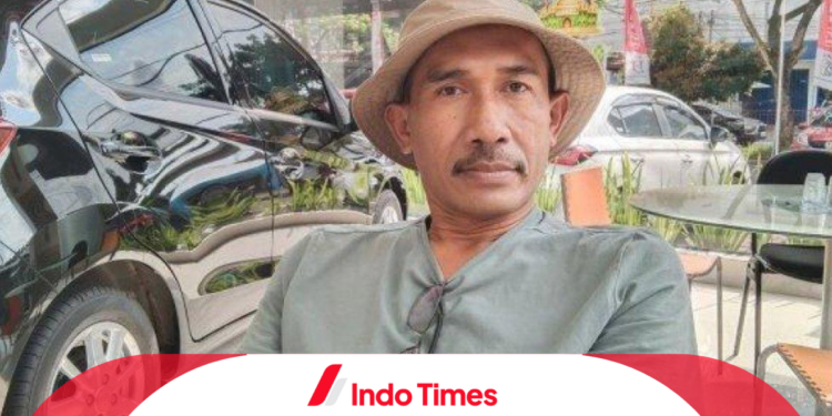 Gaguk, Kades Didemo Warga karena Tolak Menjabat Lagi: Dikenal sebagai Sosok Sederhana dan Tak Pernah Ambil Gaji Bulanan 1 Gaguk, Kades Didemo Warga karena Tolak Menjabat Lagi: Dikenal sebagai Sosok Sederhana dan Tak Pernah Ambil Gaji Bulanan