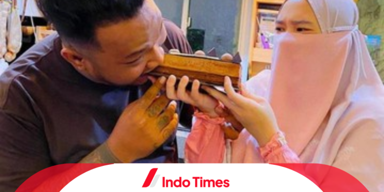 Perselingkuhan Virgoun Dibuka Istrinya, Beberkan Bukti Suami Sering ‘Jajan’ dan Transfer Uang 1 Perselingkuhan Virgoun Dibuka Istrinya, Beberkan Bukti Suami Sering ‘Jajan’ dan Transfer Uang