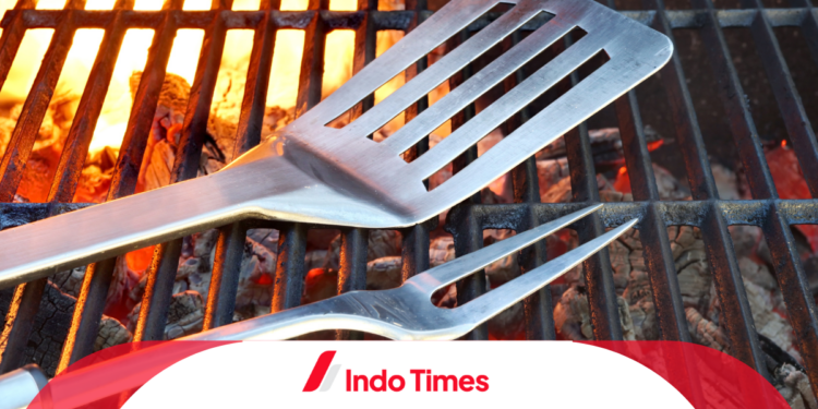 10 Rekomendasi Alat Panggang BBQ Terbaik. Punya Desain Modern dan Tingkat Asap yang Minim