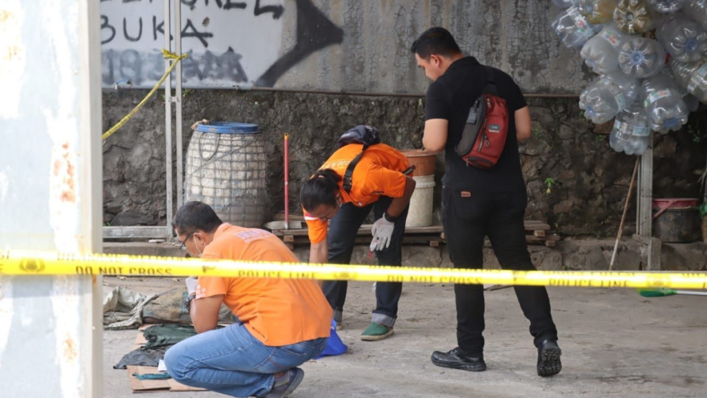 Pembunuhan bos depot air di Semarang