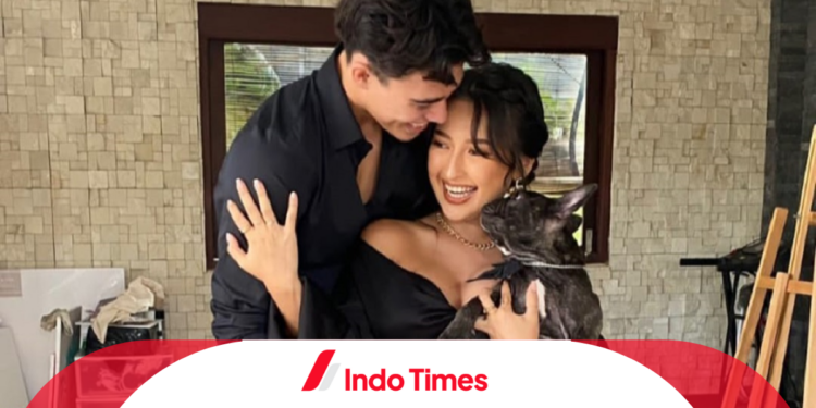 Bintang Film "Akad" Jennifer Coppen Hamil 23 Minggu, Warganet: Kapan Nikahnya? 1 Bintang Film “Akad” Jennifer Coppen Hamil 23 Minggu, Warganet: Kapan Nikahnya?