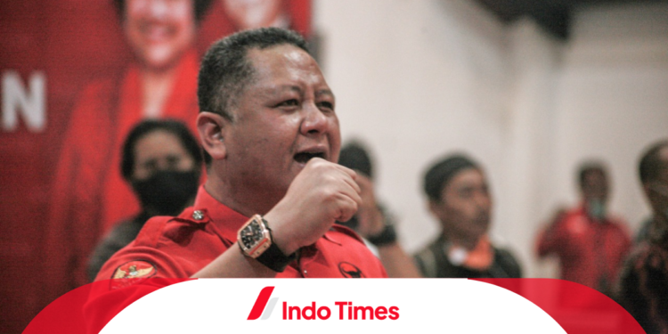 Sempat Dilarikan ke RS: Whisnu Sakti Buana, Mantan Walkot Surabaya Wafat Akibat Serangan Jantung 1 Sempat Dilarikan ke RS: Whisnu Sakti Buana, Mantan Walkot Surabaya Wafat Akibat Serangan Jantung