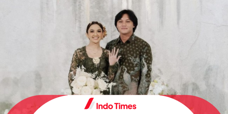 Pamer Cincin, Rizky Febian dan Mahalini Bertunangan. Prosesi Lamaran Digelar Tertutup 1 Pamer Cincin, Rizky Febian dan Mahalini Bertunangan. Prosesi Lamaran Digelar Tertutup