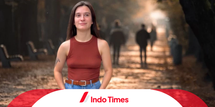 Viral Wanita Gugat Orang Tua karena Dilahirkan: Seharusnya Kamu Menyewa Cenayang! 1 Viral Wanita Gugat Orang Tua karena Dilahirkan: Seharusnya Kamu Menyewa Cenayang!