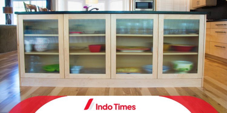 10 Rekomendasi Merk Lemari Kaca Terbaik untuk Pajangan dan Hiasan Rumah 1 10 Rekomendasi Merk Lemari Kaca Terbaik untuk Pajangan dan Hiasan Rumah