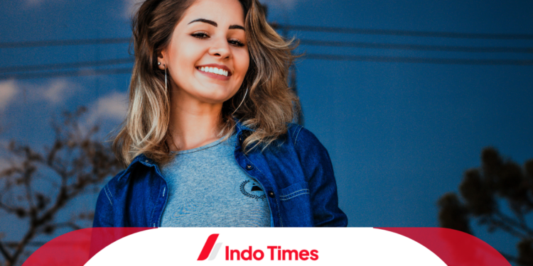 10 Rekomendasi Kemeja Denim Wanita Terbaik. Dapatkan Tampilan Sporty yang Menawan 1 10 Rekomendasi Kemeja Denim Wanita Terbaik. Dapatkan Tampilan Sporty yang Menawan