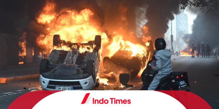 Sebanyak 1300 Orang Ditangkap Setelah Kerusuhan di Prancis Meluas 1 Kerusuhan di Prancis