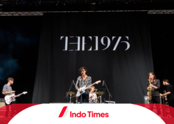 Pemerintah Malaysia Menghentikan Konser Musik The 1975 Setelah Vokalis dan Basis Berciuman di Atas Panggung