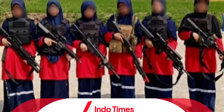 Simulasi Eksibisi Pengenalan Sekolah Bagi Santriwati di Magetan: Klarifikasi Foto Viral Pegang Senjata