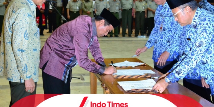 Batas Usia Pejabat Publik