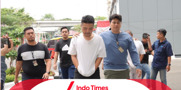 Pesulap Oge Arthemus Ditangkap Atas Aktivitas Tanam Ganja di Yogyakarta 1 Pesulap Oge Arthemus Ditangkap Atas Aktivitas Tanam Ganja di Yogyakarta