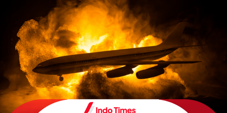 Pesawat Jatuh di Malaysia: 10 Orang Tewas di Jalan Tol Tempat Pesawat Mendarat 1 Pesawat Jatuh di Malaysia: 10 Orang Tewas di Jalan Tol Tempat Pesawat Mendarat