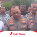 Polisi Bersepatu di Masjid Raya Sumber